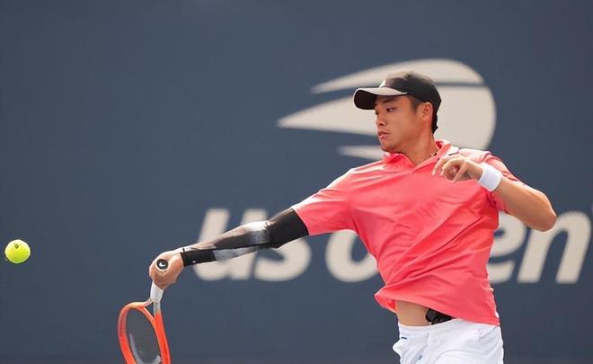 她对伊埃拉 她对伊埃拉