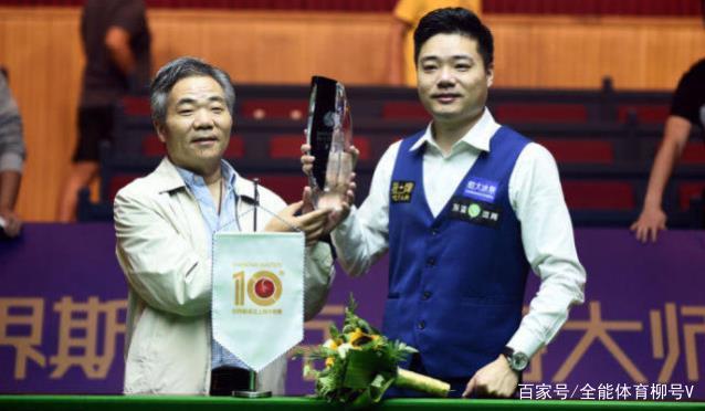 闪耀数据背 闪耀数据背