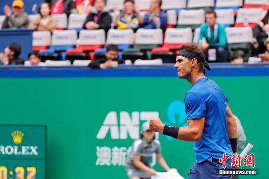 他始终秉持 他始终秉持